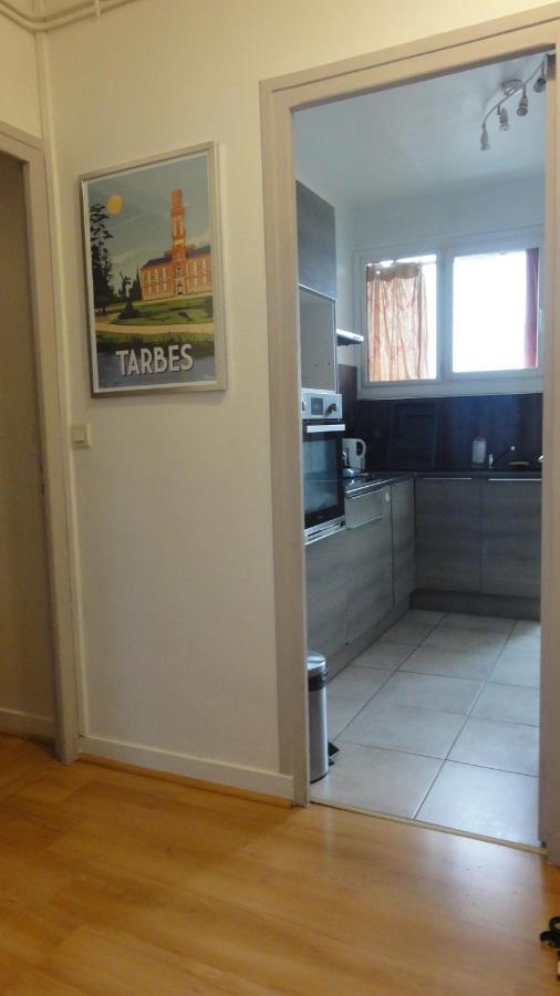Le Voltaire -2 Chambres- 70M2- Hypercentre-Parking-Wifi Fibre- Nouvelle Literie Тарб Екстер'єр фото