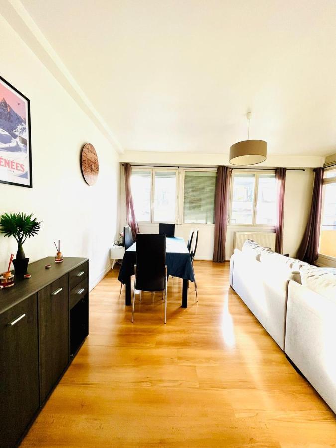 Le Voltaire -2 Chambres- 70M2- Hypercentre-Parking-Wifi Fibre- Nouvelle Literie Тарб Екстер'єр фото